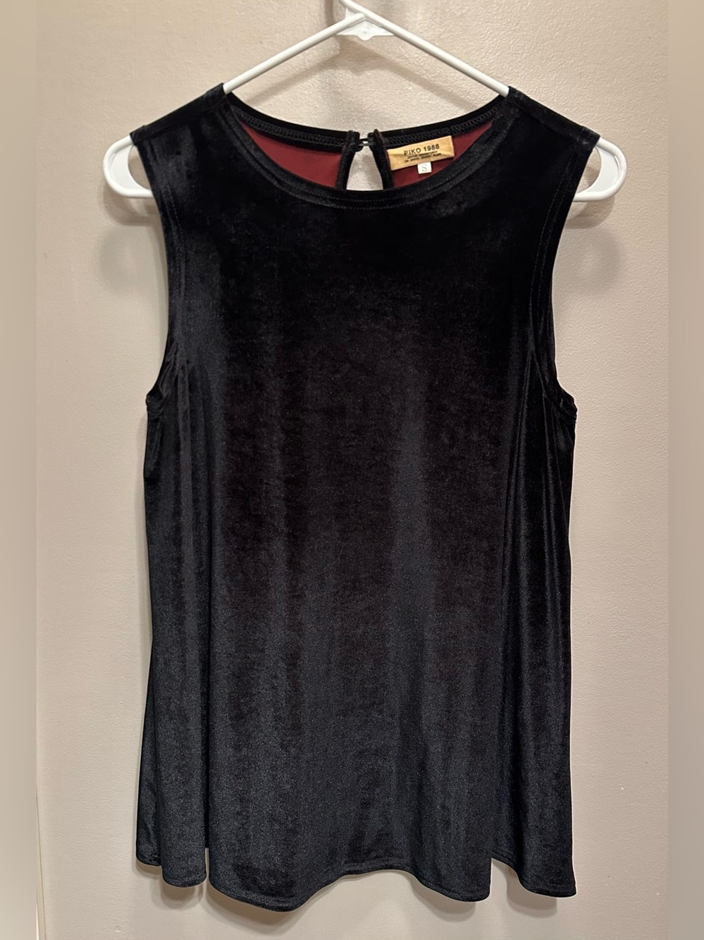 Piko 1988 Black Velvet Sleeveless Top